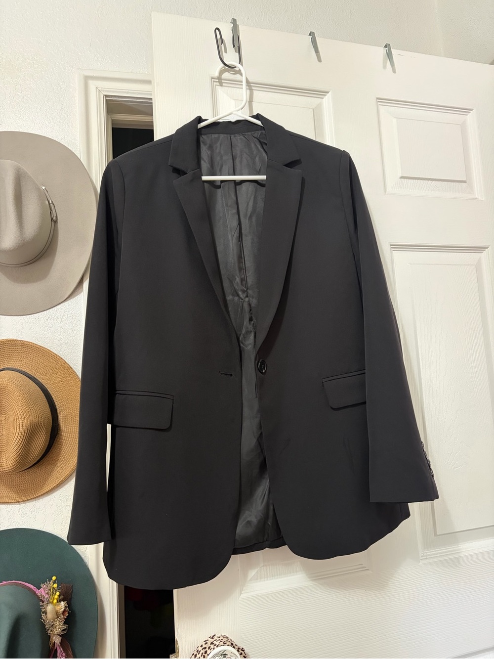 Classic women’s black oversized blazer